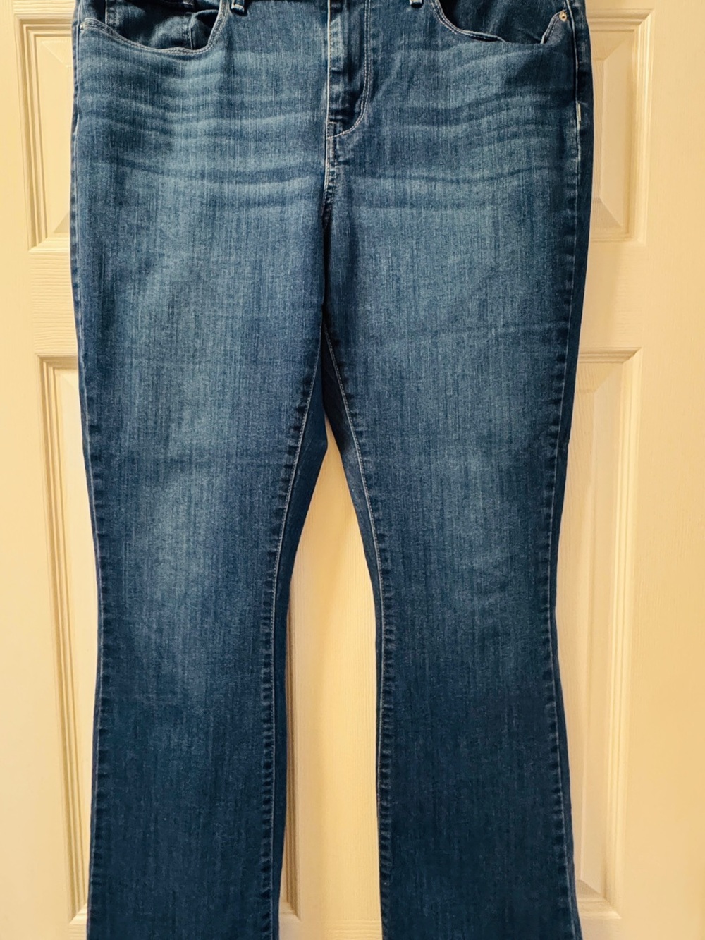 Levi's Women's Mid-Dark Blue Bootcut Jeans